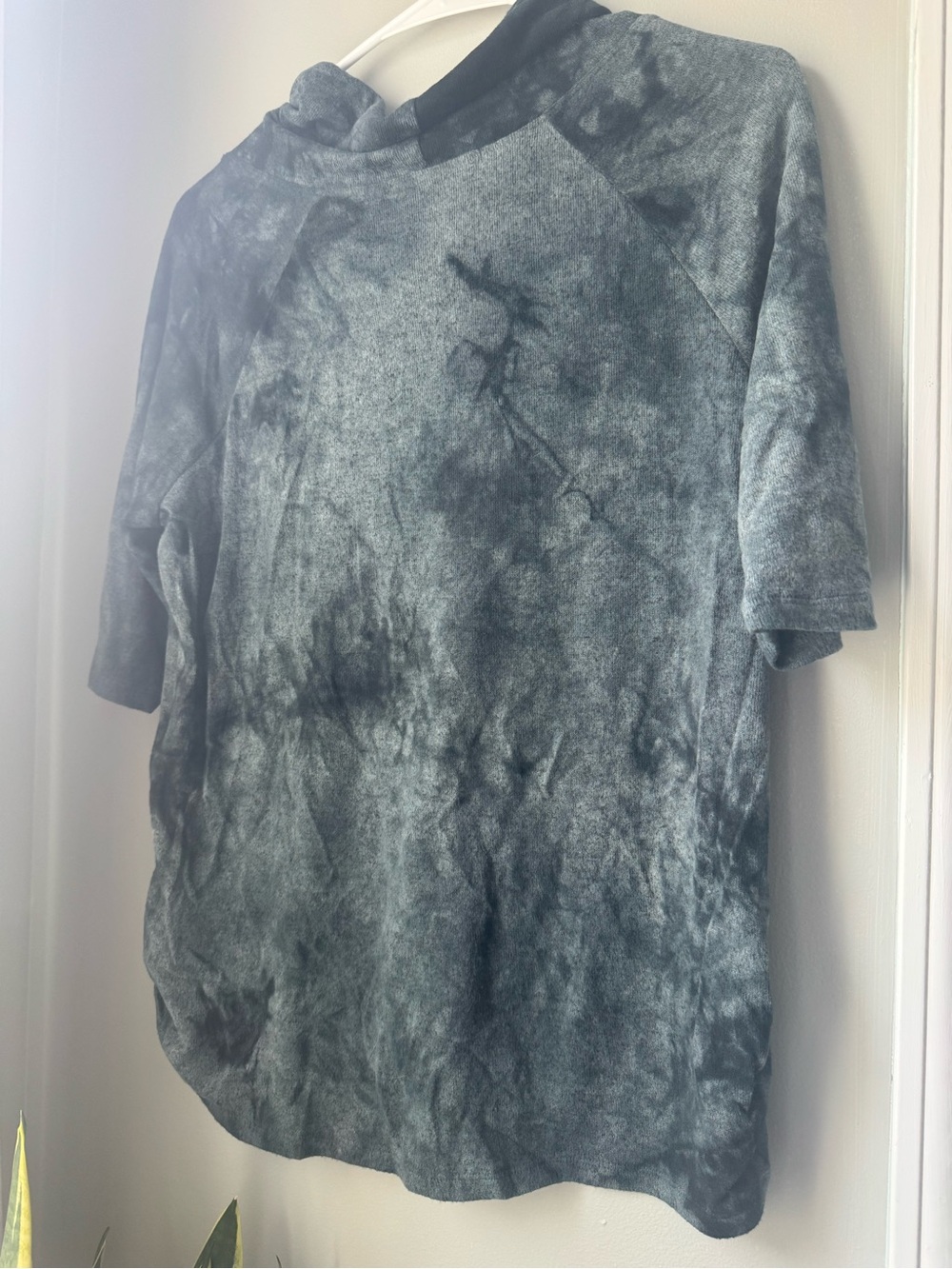 Coin 1804 short sleeve tie dye sweatshirt cowl neck size small gray navy - Picture 3 of 4